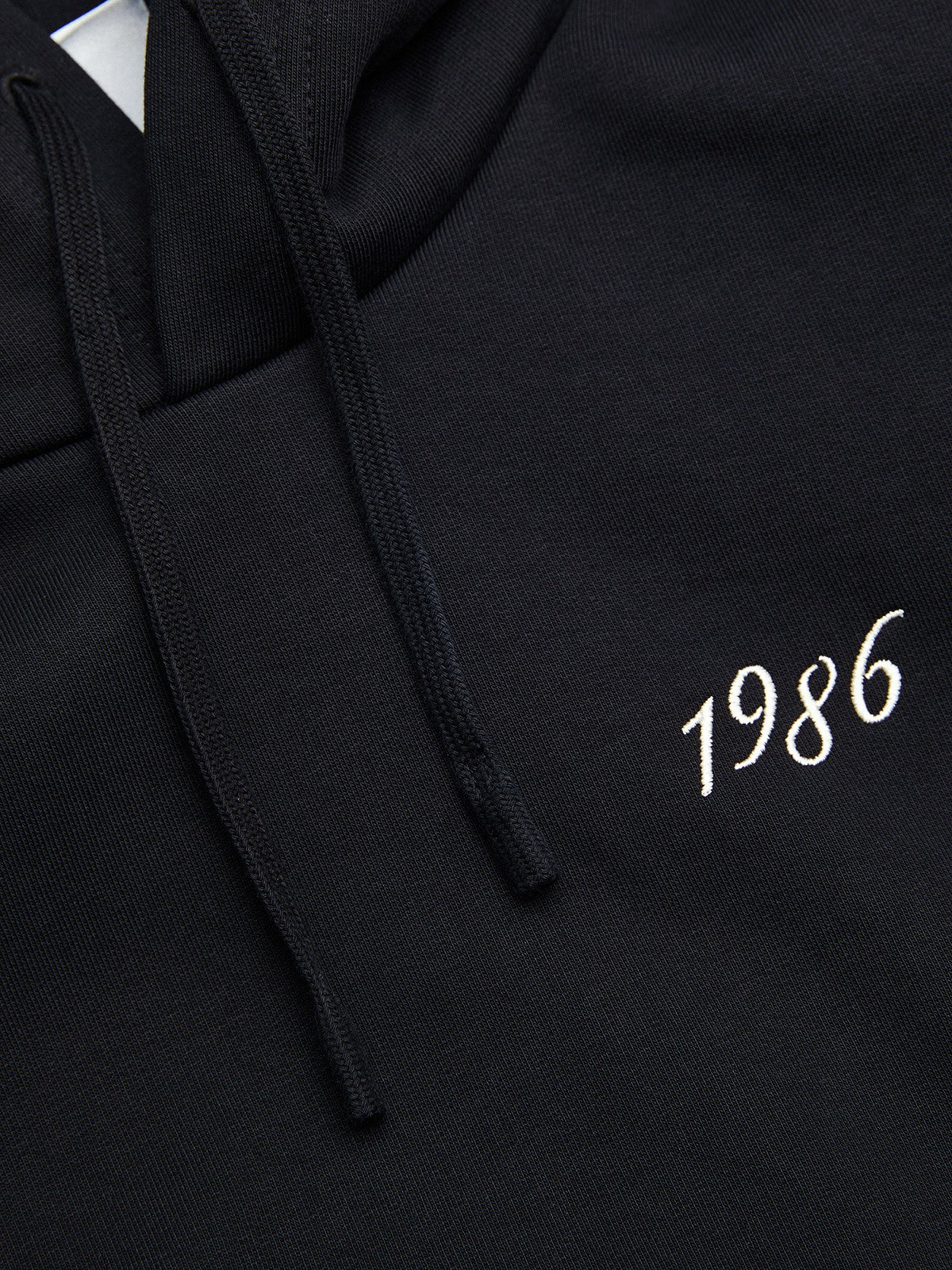 M 40Y Graphic Hood-BLACK