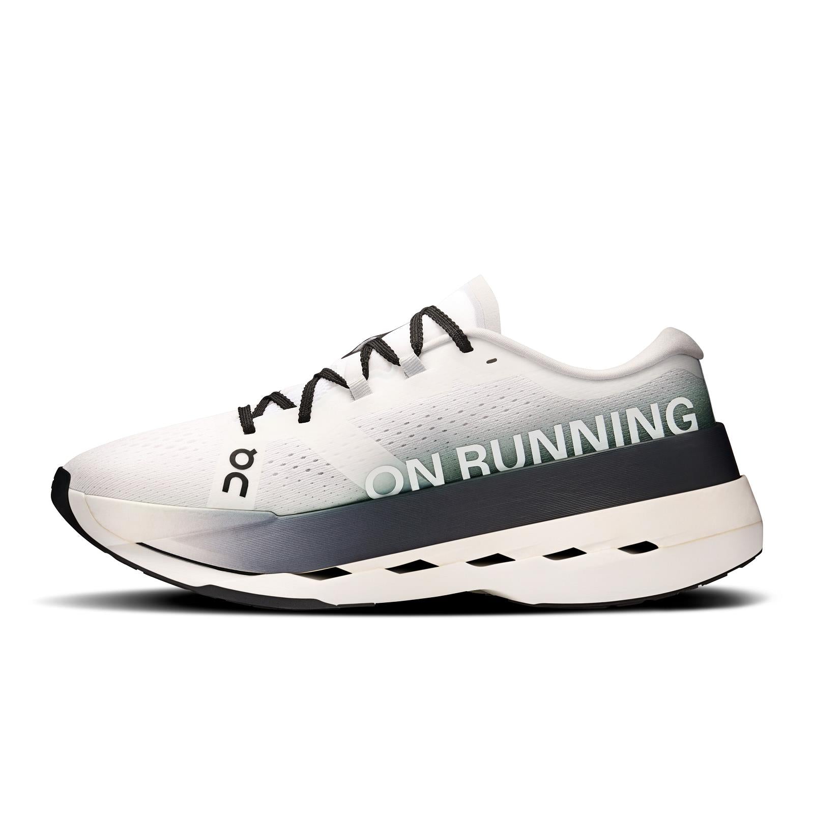 CLOUDBOOM MAX 1 M WHITE BLACK