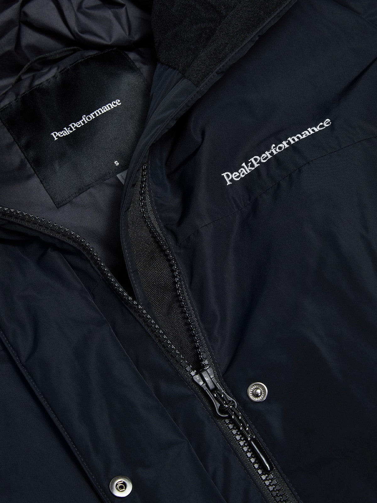 W Mountainroam Down Coat-BLACK