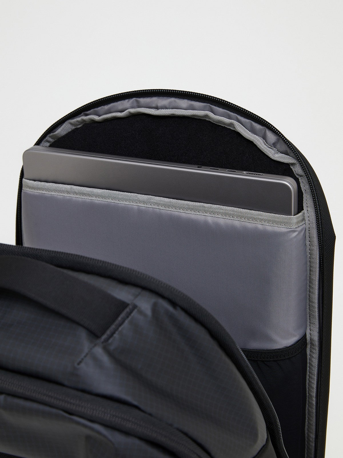Commuter Backpack black